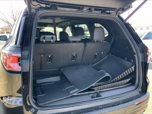 New 2026 GMC Acadia AT4 w/ Luxury Package image 5