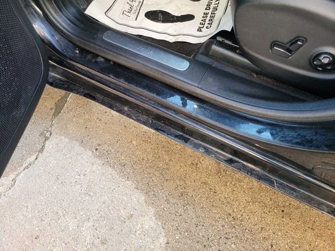 Used 2016 Jeep Cherokee Overland w/ Technology Group image 18