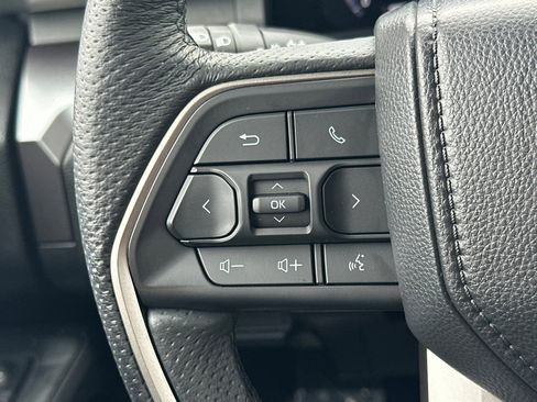 Used 2025 Toyota Tacoma TRD Sport AWD/4WD image 25