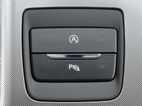 Used 2024 Ford Edge Titanium image 45