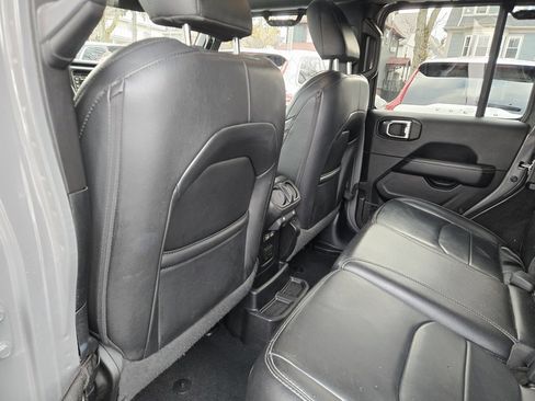 Used 2021 Jeep Wrangler Unlimited Sahara w/ Cold Weather Group image 18