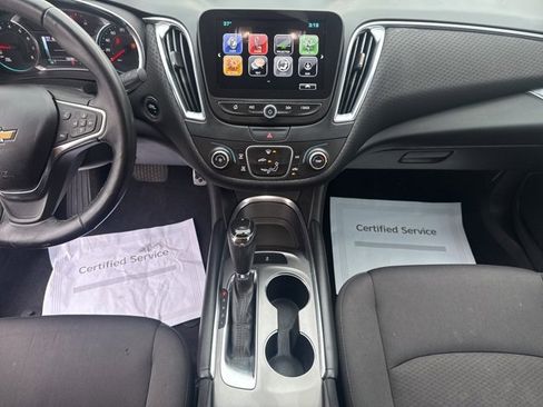 Used 2018 Chevrolet Malibu LT image 18