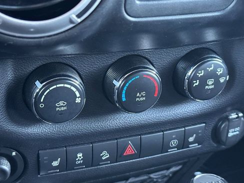 Used 2013 Jeep Wrangler Unlimited Sahara w/ Connectivity Group image 22