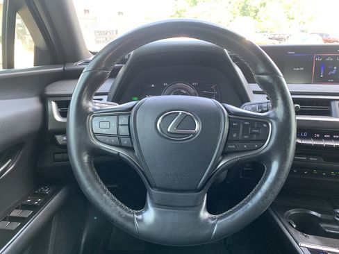 Used 2019 Lexus UX 250h w/ Premium Package AWD/4WD image 18