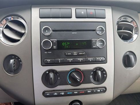 Used 2009 Ford Expedition XLT AWD/4WD image 3
