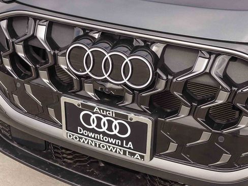 Used 2025 Audi Q5 Premium Plus w/ Premium Plus AWD/4WD image 8