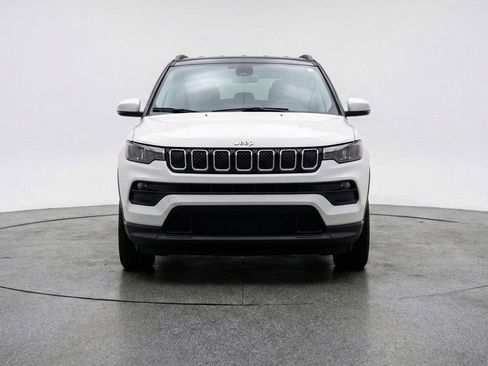 Used 2025 Jeep Compass Limited image 2