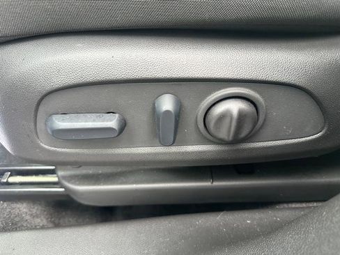 Used 2023 Chevrolet TrailBlazer LT w/ Convenience Package image 16