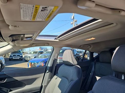 Used 2024 Subaru Crosstrek 2.0i Premium image 16