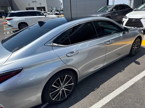 Used 2022 Lexus ES 350 w/ Premium Package FWD image 6