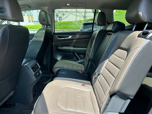 Used 2024 Volkswagen Atlas SEL AWD/4WD image 23