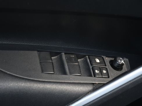 Used 2025 Toyota Corolla LE FWD image 10