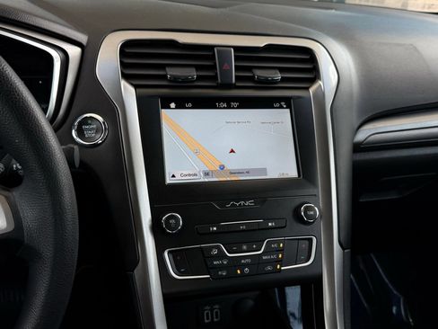 Used 2019 Ford Fusion SE FWD image 26