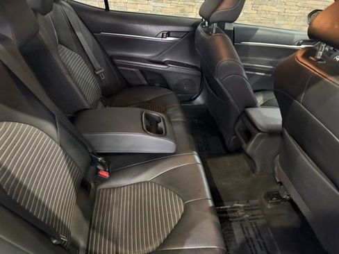 Used 2023 Toyota Camry SE image 4