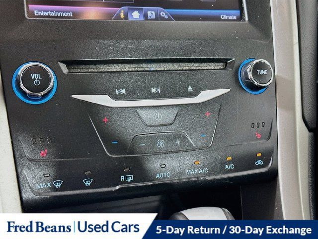 Used 2015 Ford Fusion SE w/ Equipment Group 502A FWD image 16