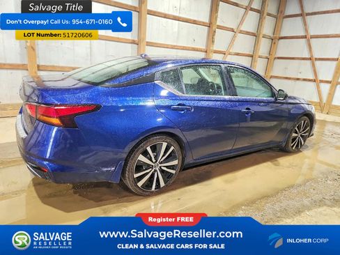 Used 2021 Nissan Altima 2.5 SR w/ SR Premium Package FWD image 4