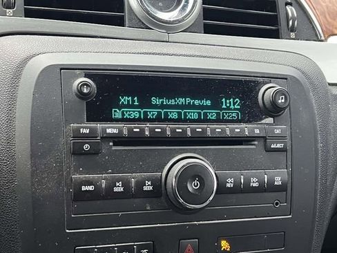 Used 2011 Buick Enclave CXL image 25