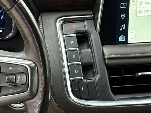 Used 2022 Chevrolet Suburban LT w/ LT Signature Package image 25