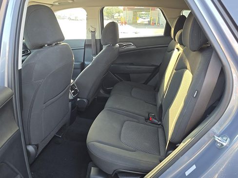 Used 2025 Kia Sportage LX AWD/4WD image 9