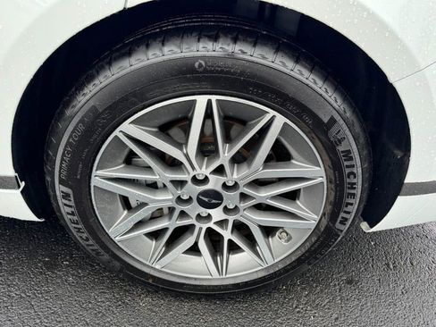 Certified 2025 Genesis G80 2.5T AWD/4WD image 7