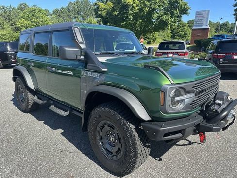 Used 2024 Ford Bronco Everglades image 7