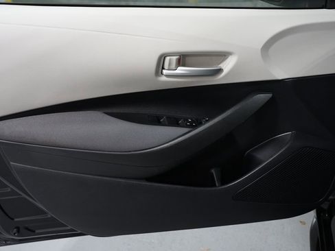 Used 2021 Toyota Corolla L image 26