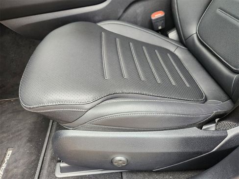 Used 2026 Mercedes-Benz GLC 300 4MATIC image 14