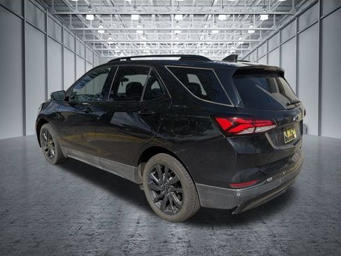 Used 2022 Chevrolet Equinox RS AWD/4WD image 2