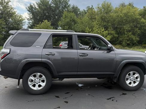 Used 2023 Toyota 4Runner SR5 AWD/4WD image 26