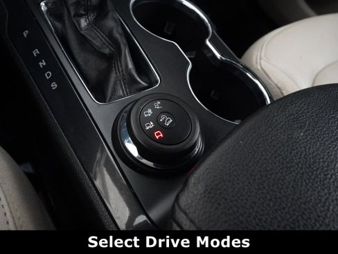 Used 2018 Ford Explorer XLT w/ Equipment Group 202A image 27