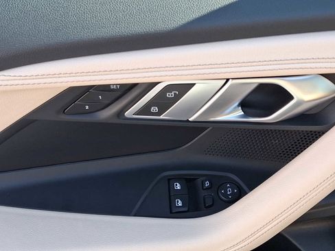 Used 2023 BMW 230i Coupe w/ Premium Package image 10