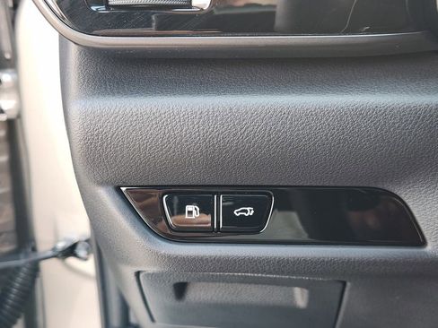 Used 2025 Lexus NX 250 FWD w/ Towing Package (2000 Lbs) image 21