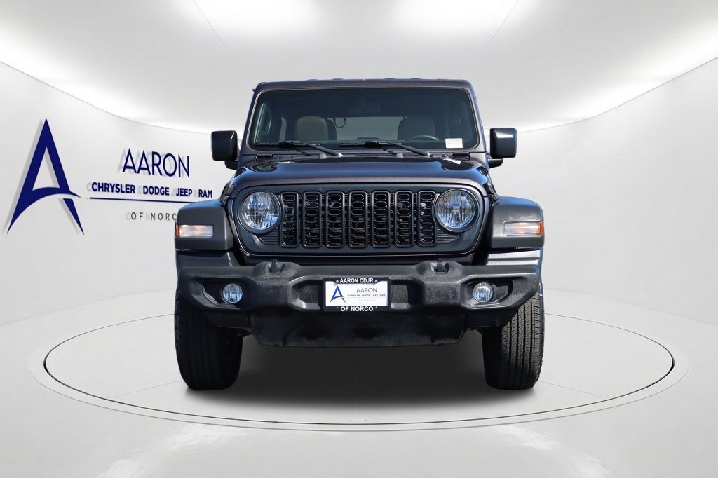 Used 2025 Jeep Wrangler Unlimited Sport AWD/4WD image 2