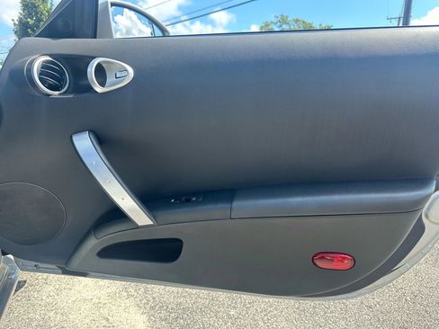 Used 2005 Nissan 350Z Touring image 21