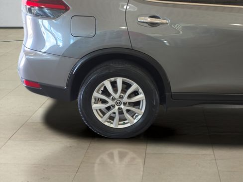 Used 2019 Nissan Rogue SV AWD/4WD image 30