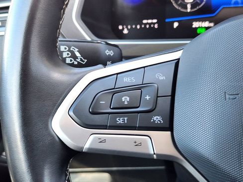 Certified 2024 Volkswagen Tiguan SE image 20