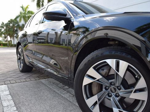 Used 2022 Audi e-tron Premium image 17
