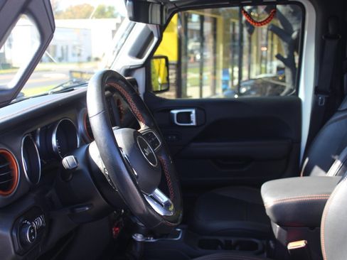 Used 2021 Jeep Gladiator Mojave image 18
