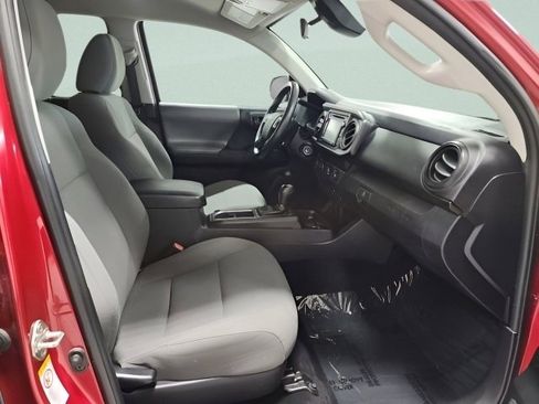 Used 2019 Toyota Tacoma SR image 15