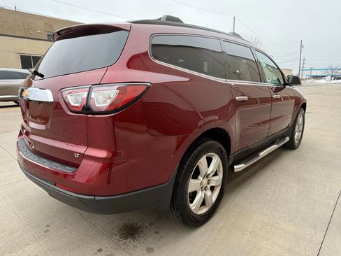 Used 2017 Chevrolet Traverse LT w/ Style and Technology Package image 5