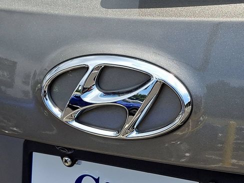 Used 2018 Hyundai Santa Fe Sport 2.0T AWD/4WD image 31