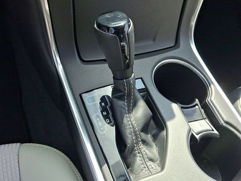 Used 2017 Toyota Camry SE FWD image 11