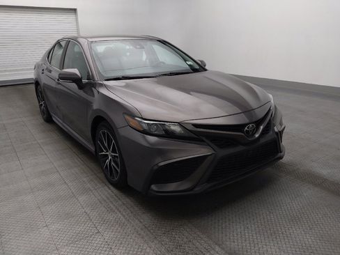 Used 2022 Toyota Camry SE image 13