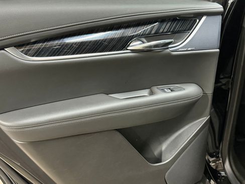 Used 2024 Cadillac XT6 Premium Luxury FWD image 38