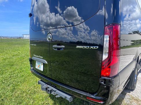 Used 2023 Mercedes-Benz Sprinter 3500 image 15