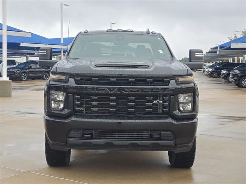 Used 2022 Chevrolet Silverado 2500 Custom w/ Custom Convenience Package image 2