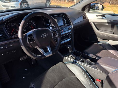 Used 2019 Hyundai Sonata Limited image 16