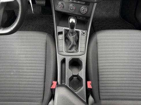 Used 2022 Volkswagen Jetta S image 2