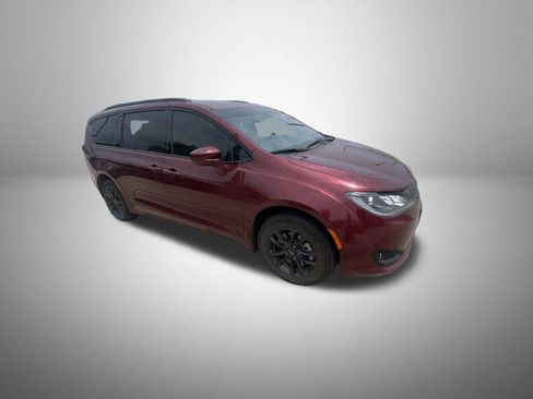 Used 2020 Chrysler Pacifica Touring-L w/ Advanced Safetytec Group AWD/4WD image 4
