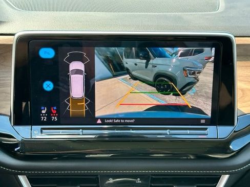 Used 2024 Volkswagen Atlas SE w/ Panoramic Sunroof Package FWD image 28